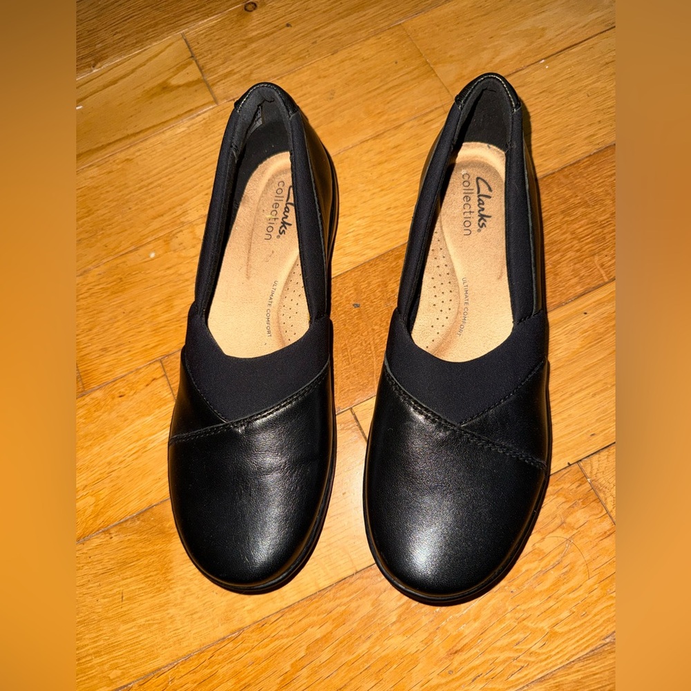 Clarks Women's Black Leather Flats